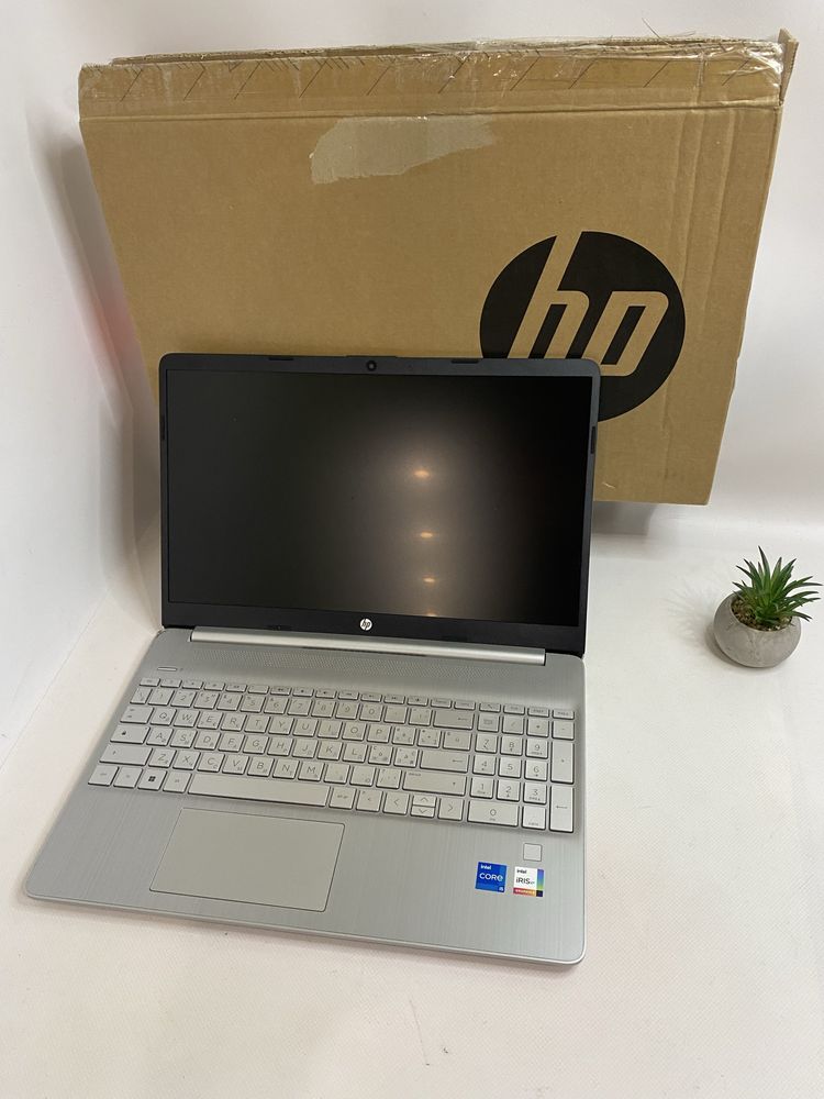 Ноутбук HP-15s5001fq (15.6''(FHD)/i5-1235U/8/512 GB IrisXE)
