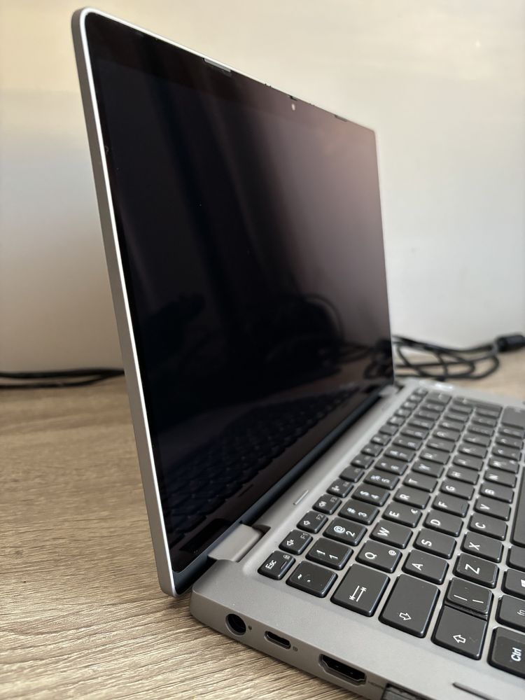 Laptop Dell Latitude 5310 2-in-1 i5 16GB RAM