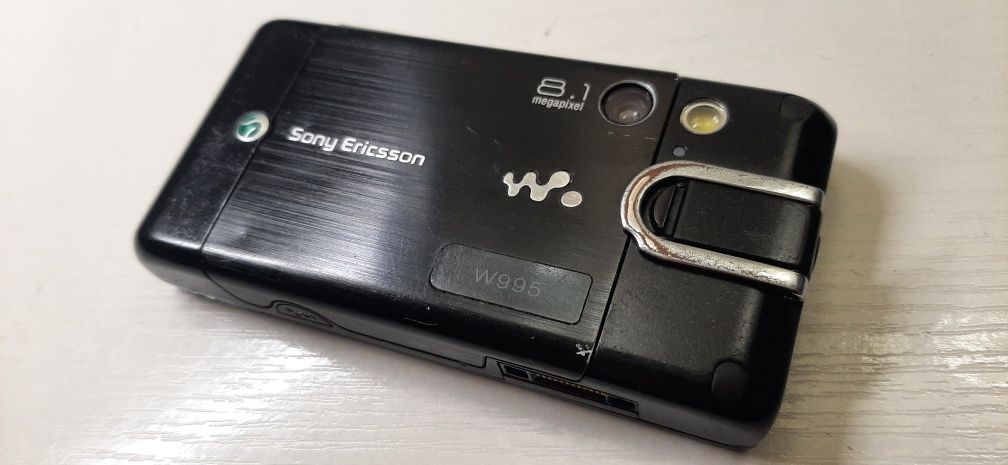 Sony Ericsson W995 (100% оригінал, стан ідеал)