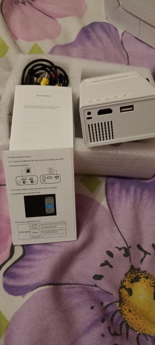 Міні портативний проектор з динаміком Led Projector YG300