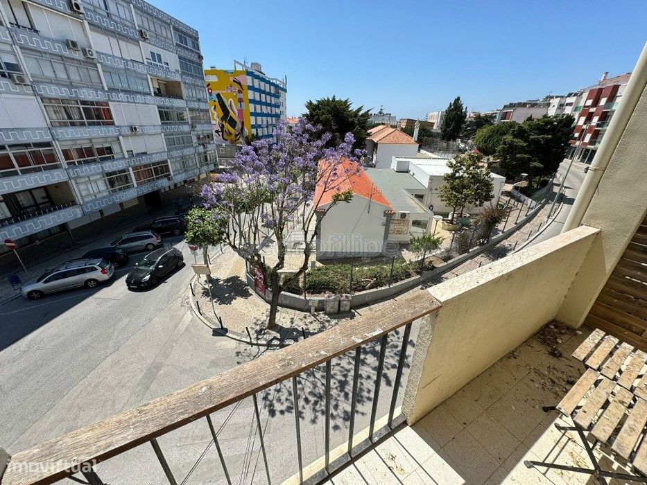 Apartamento T2 remodelado no centro da vila