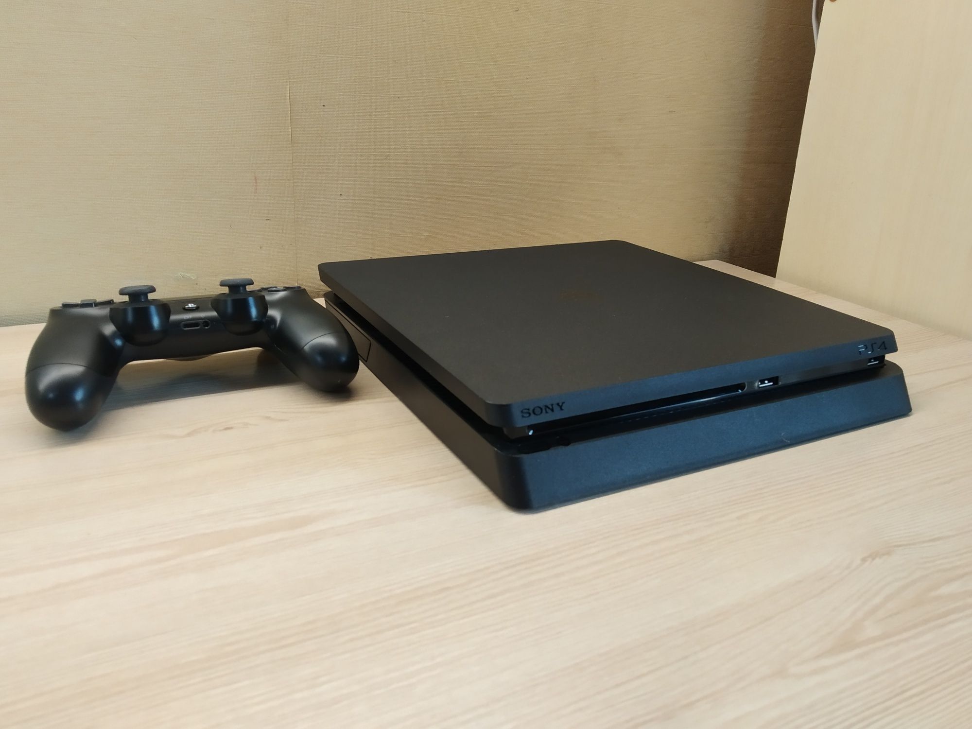 PlayStation 4 Slim - 1ТБ