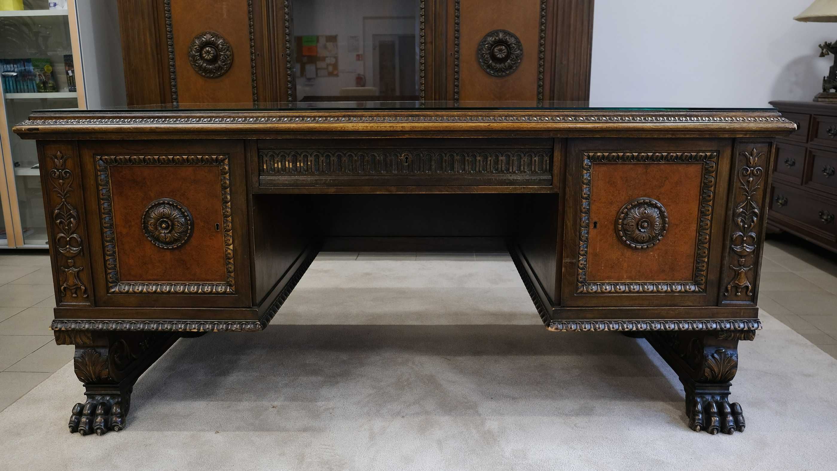 Piękne neorenesansowe drewniane biurko antyczne