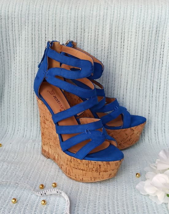 Босоніжки на танкетці сині JustFab 37 р + СЕРЕЖКИ В ПОДАРУНОК