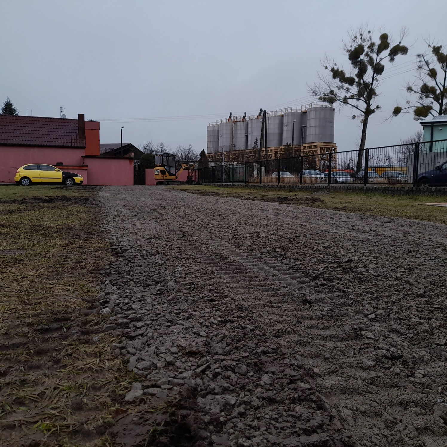 Utwardzenia podjazd tłuczen Gruz uslugi minikoparką