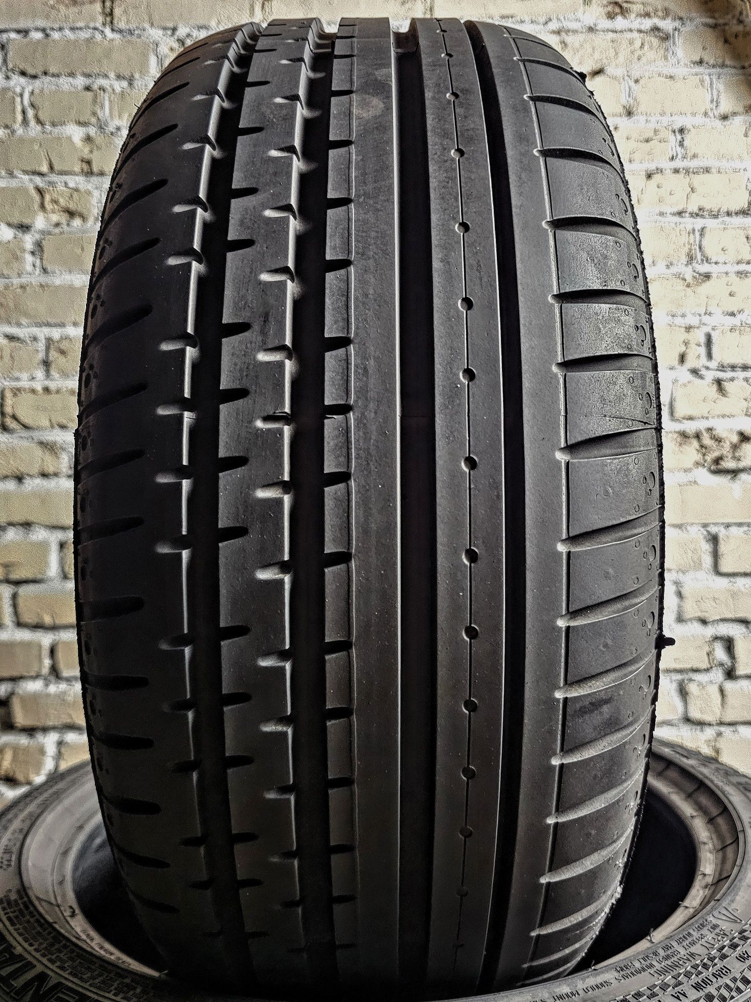 225/45r17 Continental | 2024 | 8mm | Germany | Як нові | Преміум шини