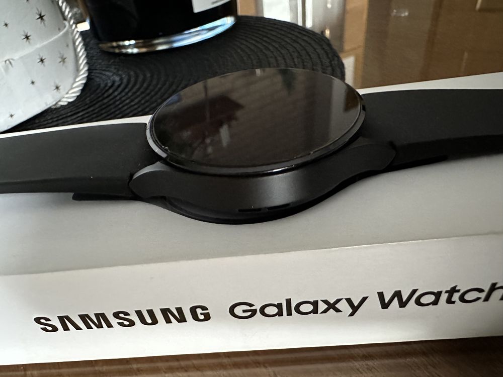 Samsung Galaxy Watch 4 44mm  SM-R870