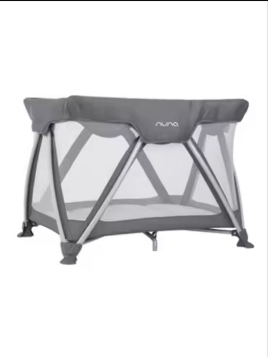 Cama de viagem altura regulavel em ótimo estado