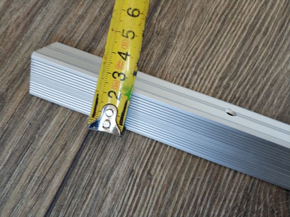 TANIO Profil podłogowy schodowy