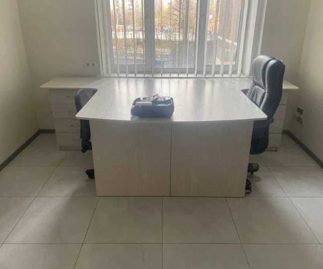 Оренда, офісне приміщення з ремонтом, окремий вхід, нф, 60 кв.м, метро