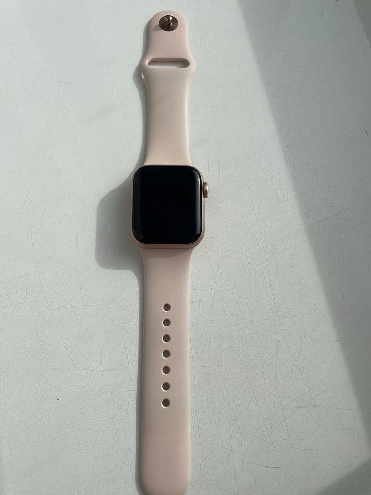 Смарт часы Apple Watch 40mm 4