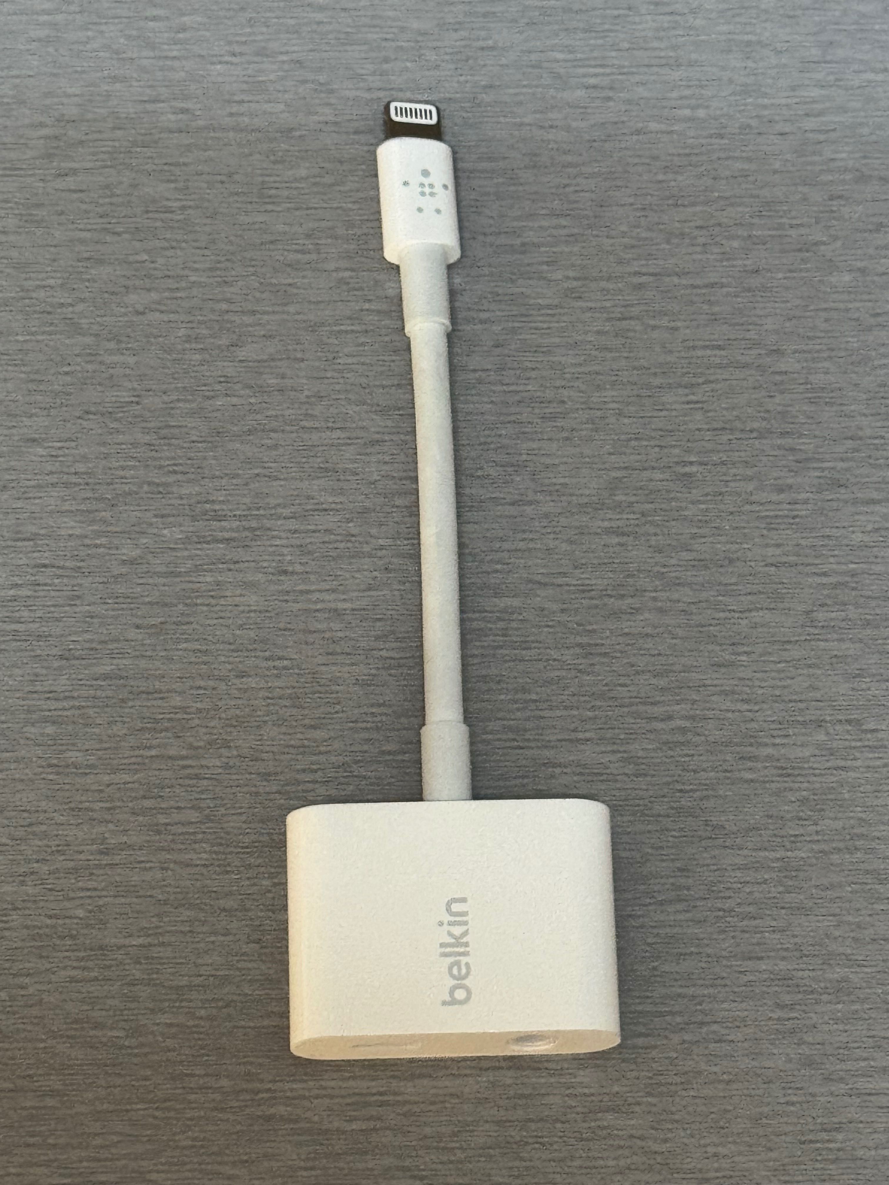 Adaptador Lightning Belkin Lightning para Jack 3.5 mm Audio + Carga