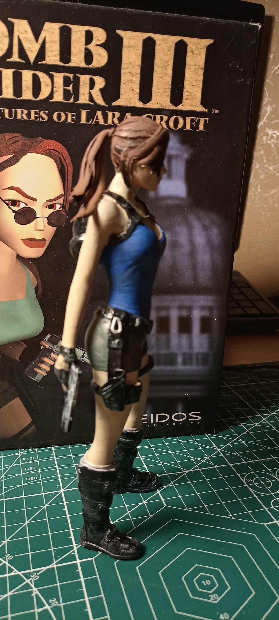 Figurka Lara Croft Tomb Raider