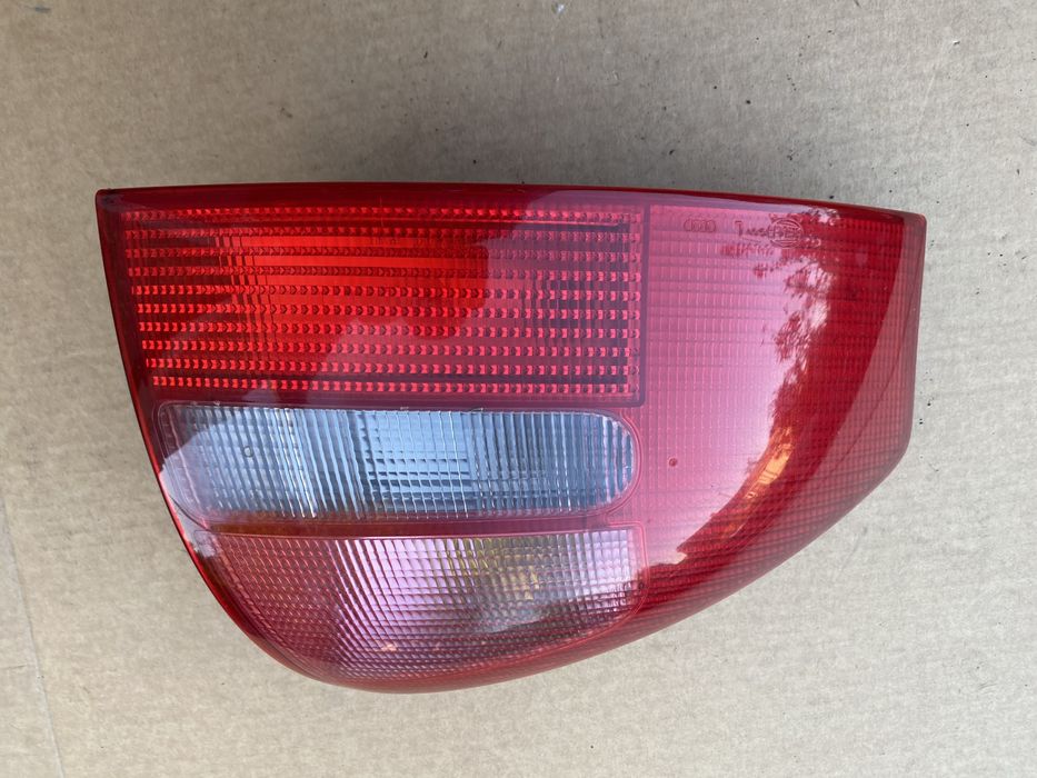 Audi a6c5 a6 c5 sedan lampa tyl lewa