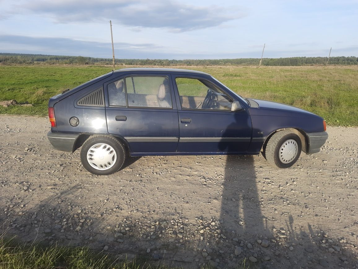 Opel kadett 1.3 i