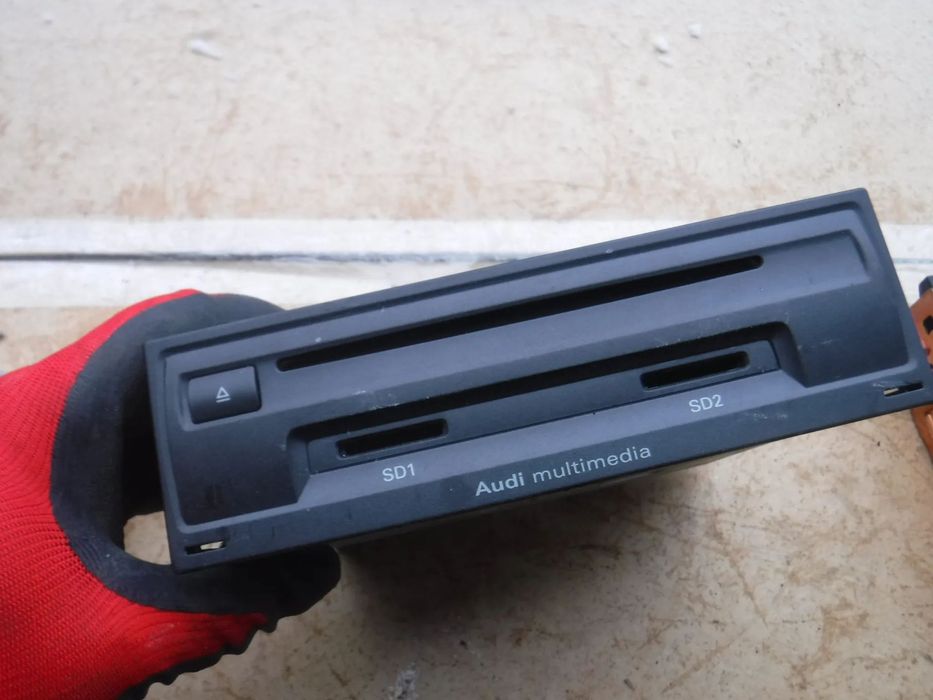 Audi A6 C6 Q7  czytnik  MMI multimedia kart  sd nawigacji navi 4E0035646B 4E0035646