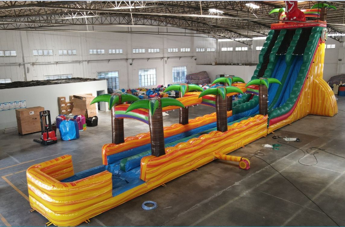 Insuflável Mega Slide Splash!