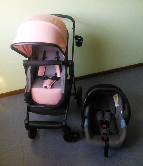 Carro de Bébé Kinderkraft com ovo como novo