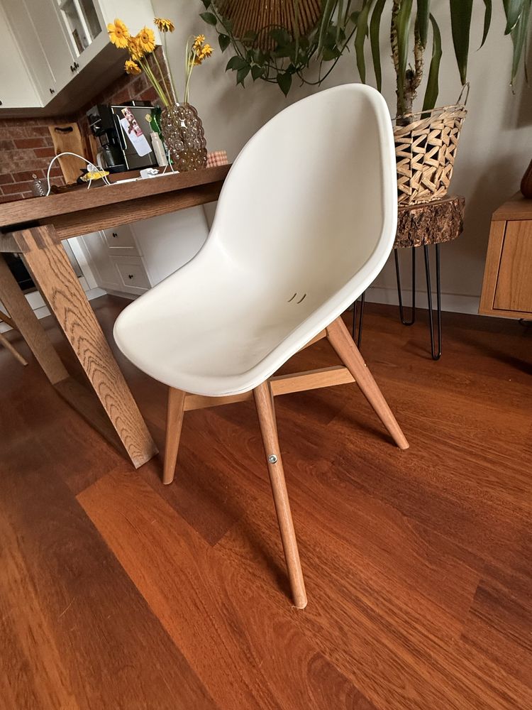 Krzeslo Ikea FANBYN styl skandynawski