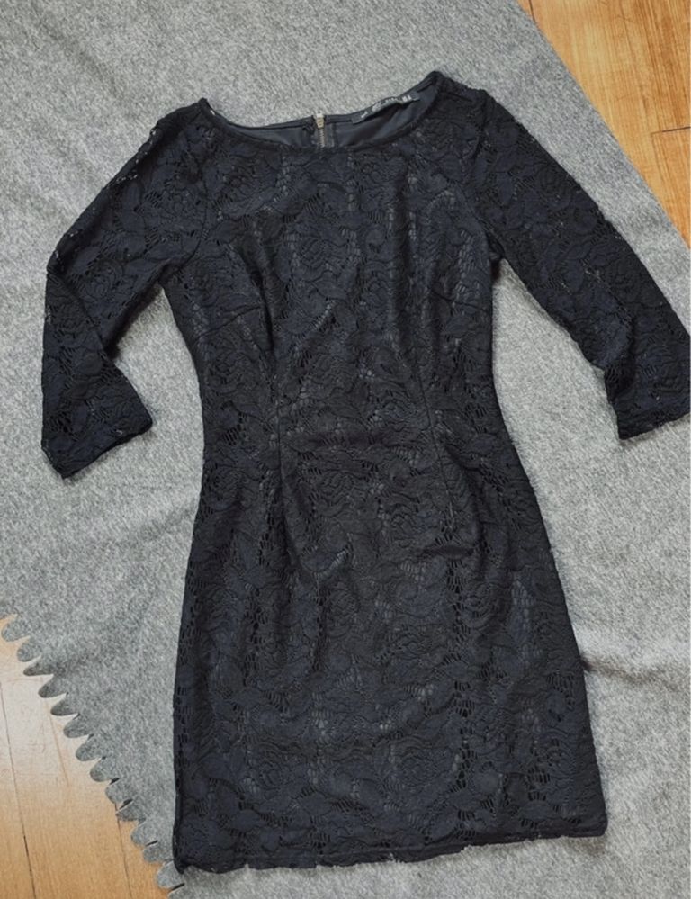 Vestido Zara rendado preto S/M