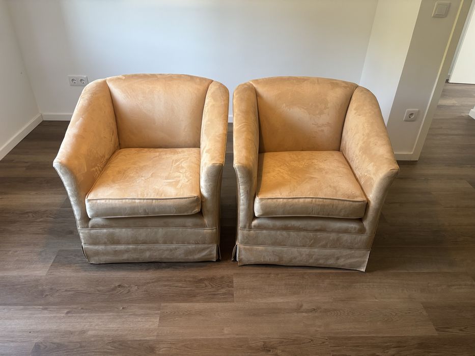 Camas (2)+Colchões (2)+Poltronas (4)