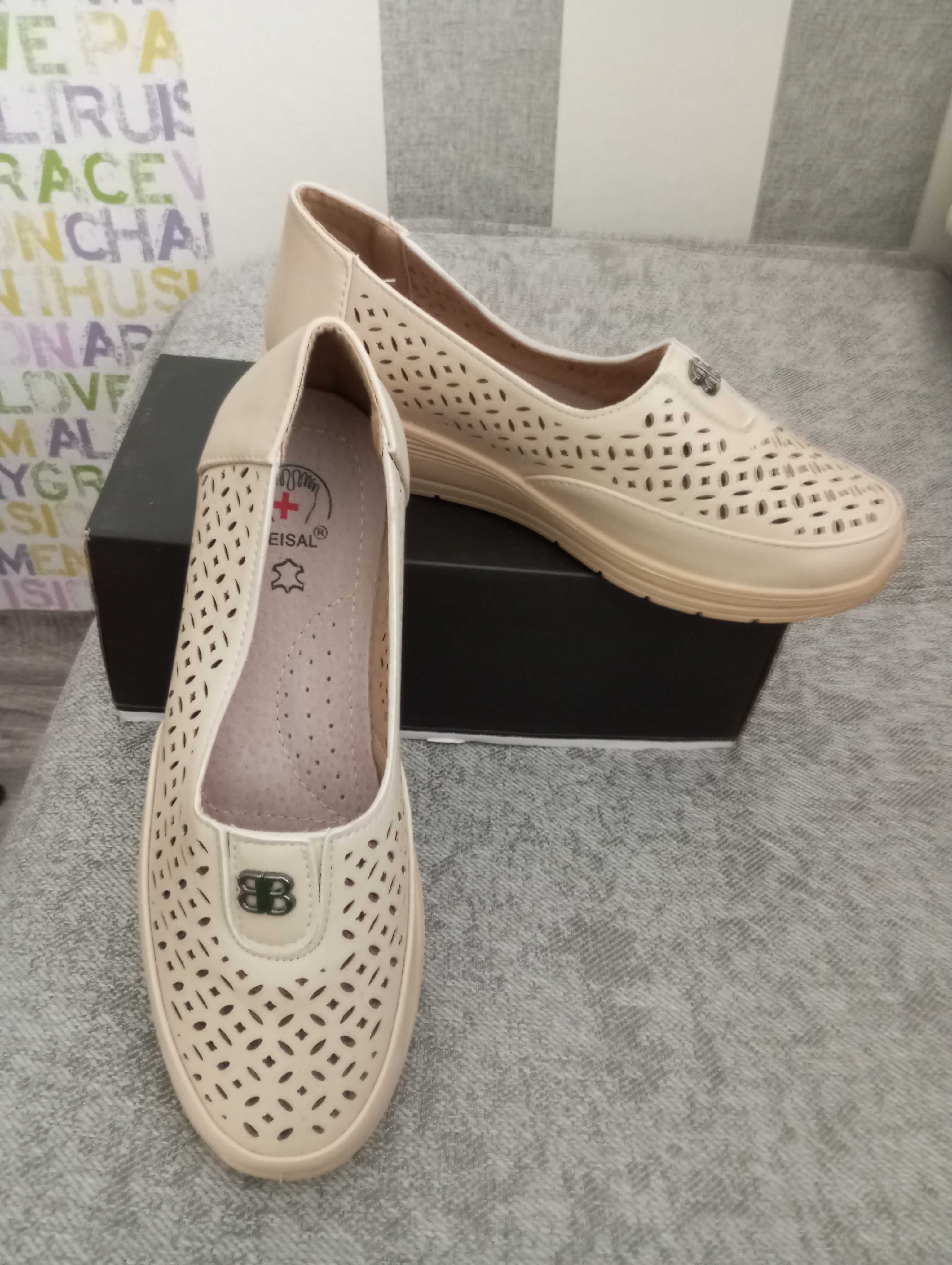 Buty  ażurowe rozmiar 37- wkładka oddychająca