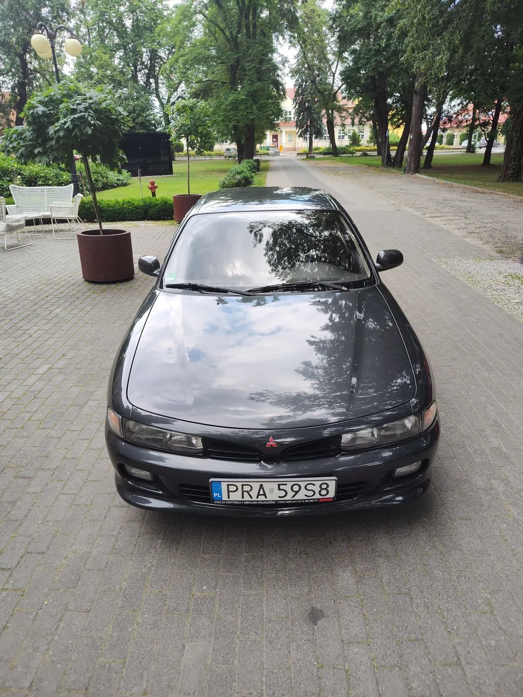 Mitsubishi Galant