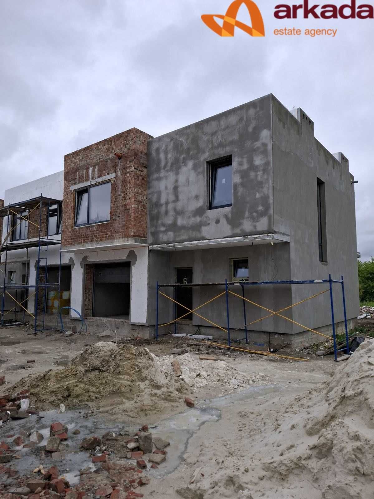 Продається таунхаус. Міські комунікації. Розтермінування без %.