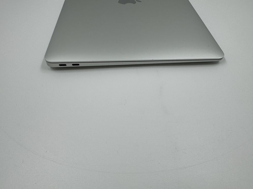 Ідеальний Apple Macbook Air 13 2020 M1 8GB RAM 256GB SSD IL4668