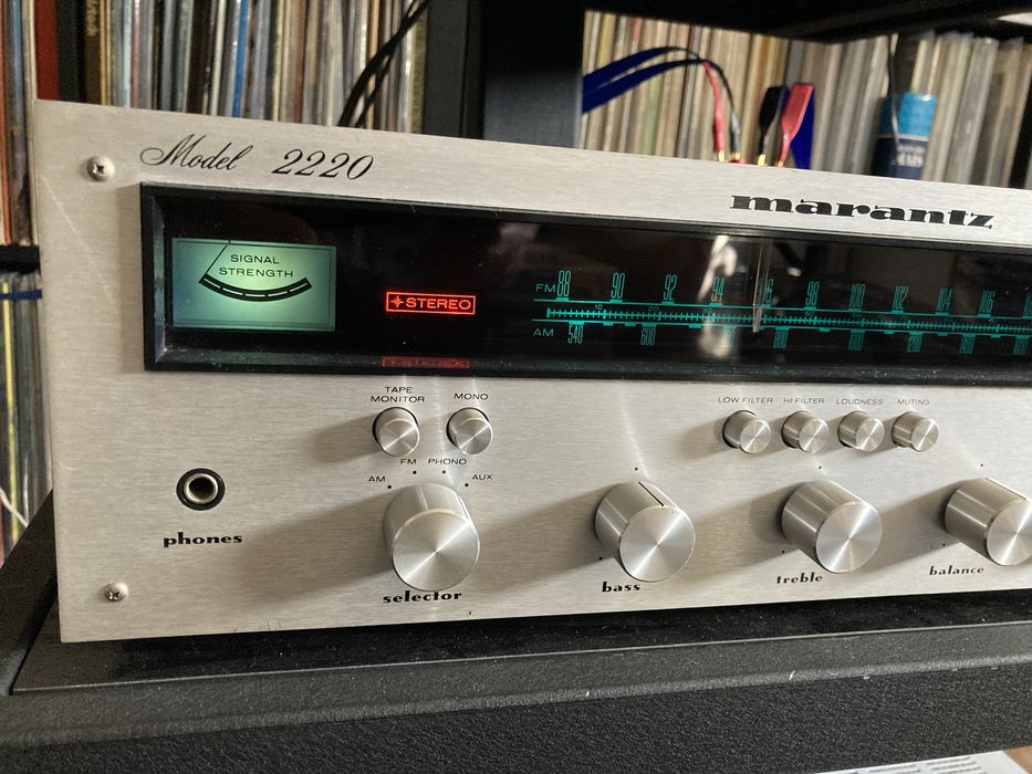 Marantz 2220 receiver