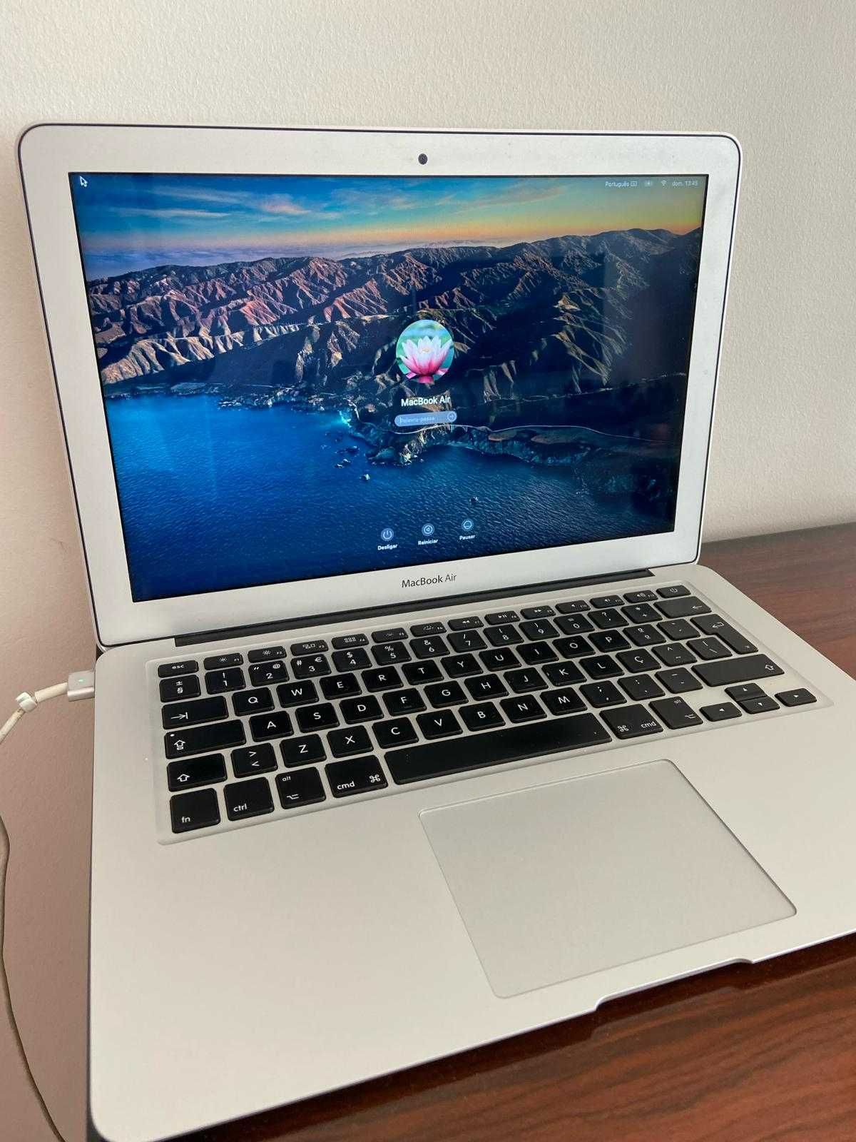 MacBook Air 13'' raramente usado