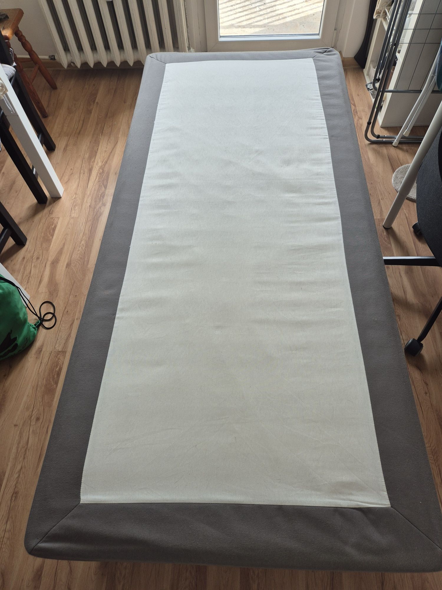 łóżko Ikea ESPEVAR podstawa ze sprężynami, nogami i pokryciem 90x200
