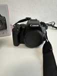 Дзеркальна фотокамера Canon EOS 250D