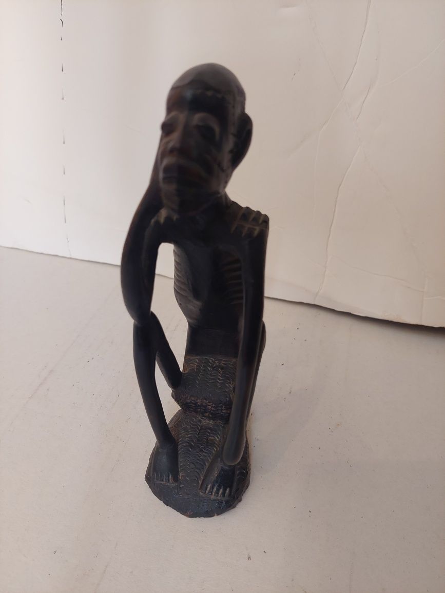 Escultura africana em madeira