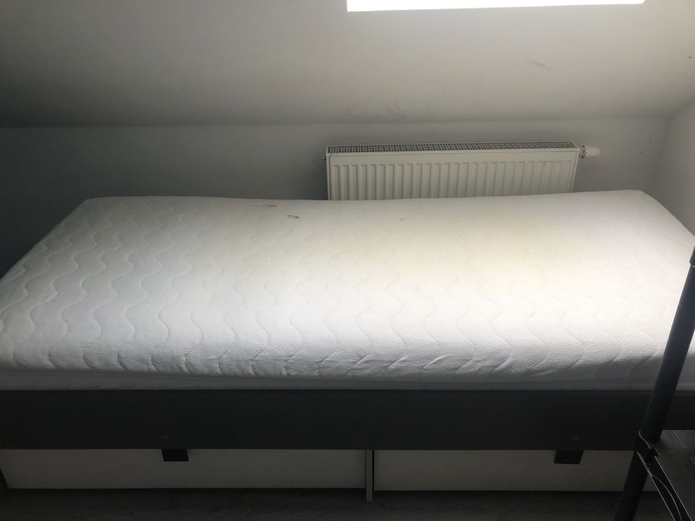 Łóżko z dwoma szufladami