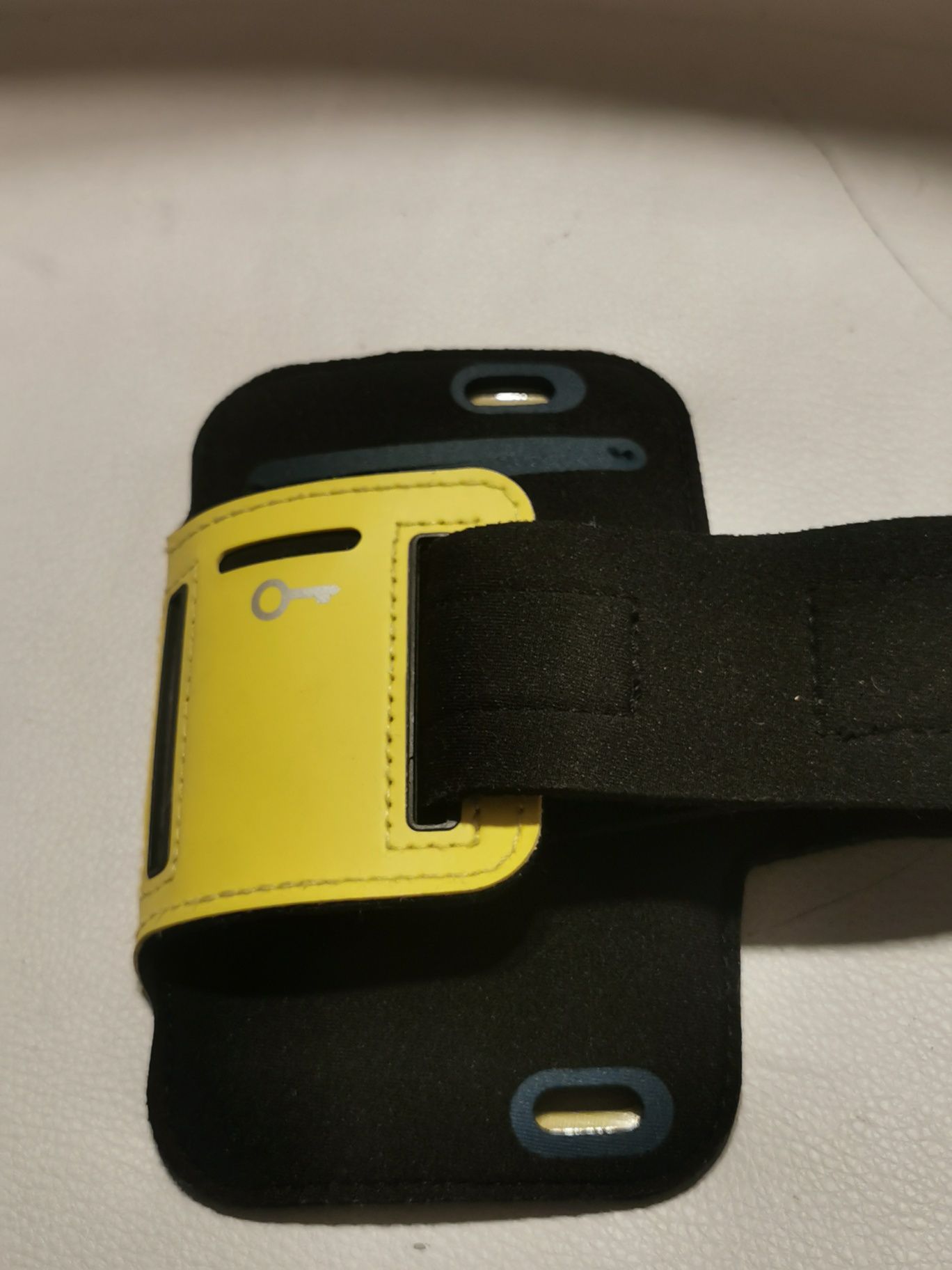 Etiu, opaska na telefon