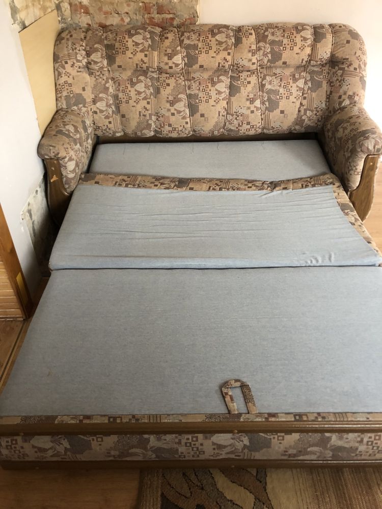Rozkładana sofa 3 osobowa.