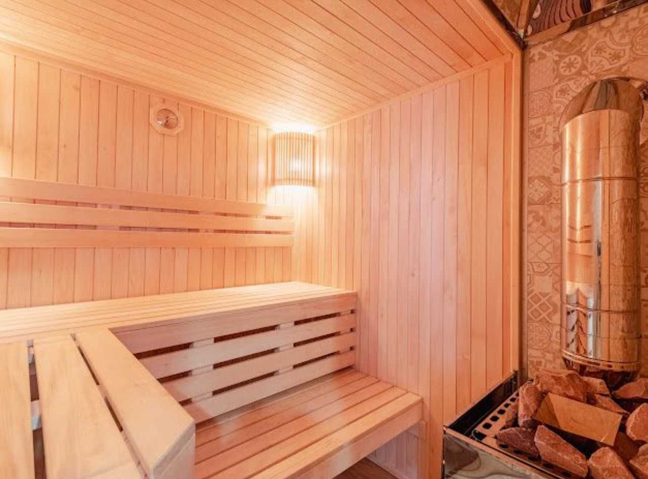 Продаж НОВОГО будинку 250m² +80m² гостьовий будинок з сауною + басейн