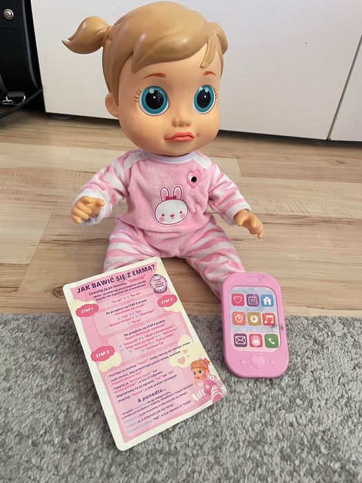 Lalka i interaktywna mówiąca Emma