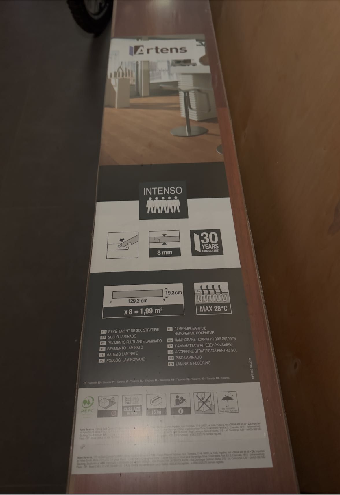 Pavimento laminado Tavira intenso 8 mm Artens +Base AXTON +Fit Adesiva