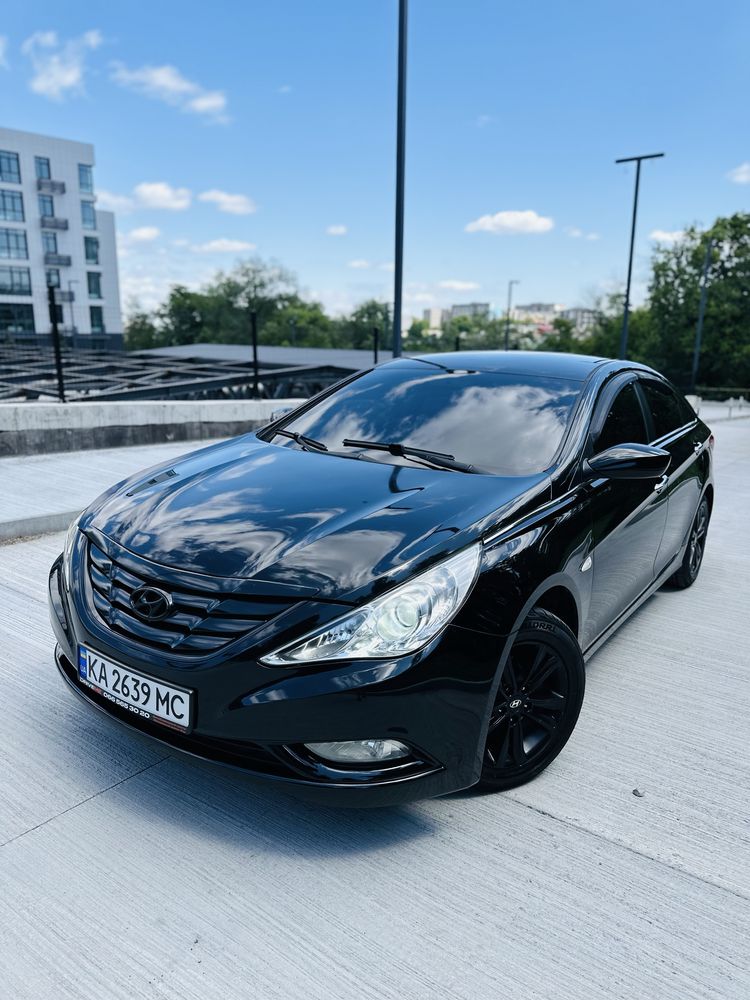 Продам Hyundai Sonata.