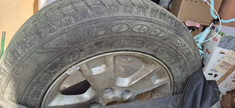 Opony zimowe 215/70R16 nokian tyres