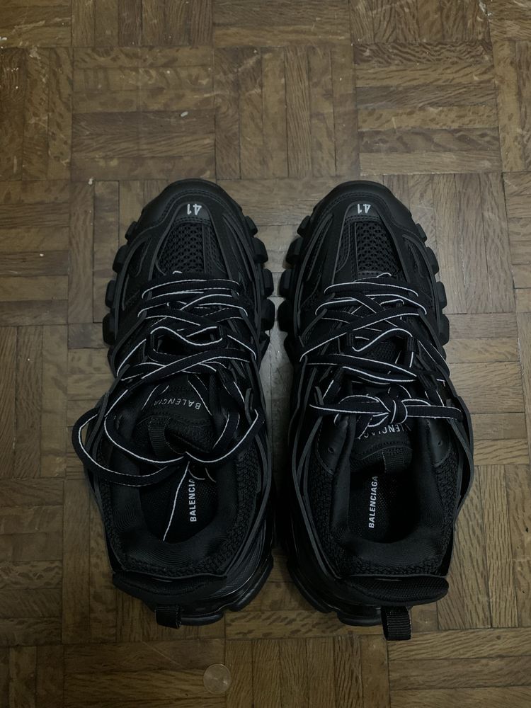 Balenciaga track