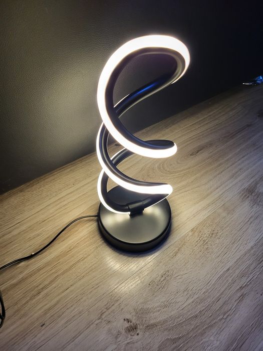 Lampka stołowa LED 20W 3 tryby światła kolor czarny Nowa