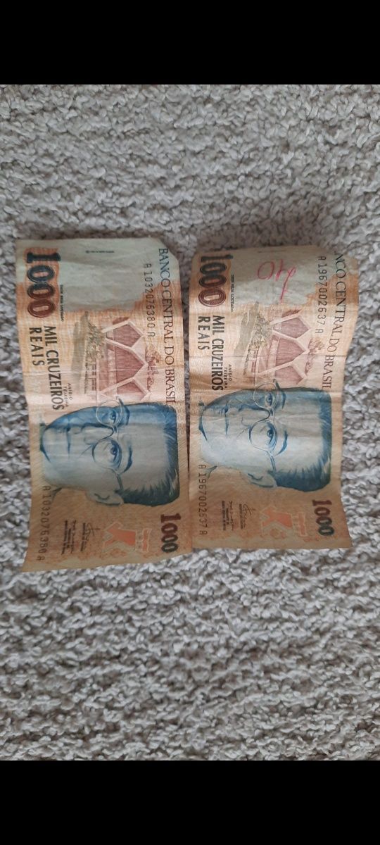 Nota  brasileira de 1000 reais para coleccao