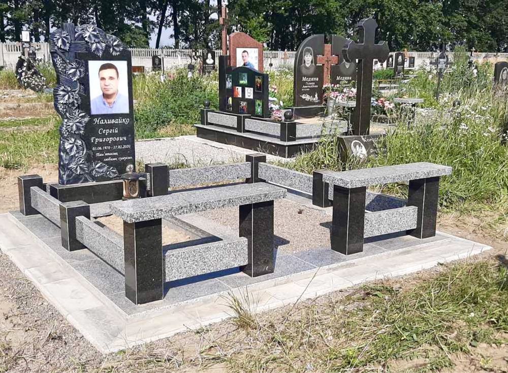 Гранітні пам’ятники воїнів ЗСУ гранит полимер фото стекло керамика