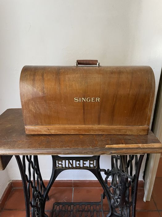 Maquina de costura Singer antiga