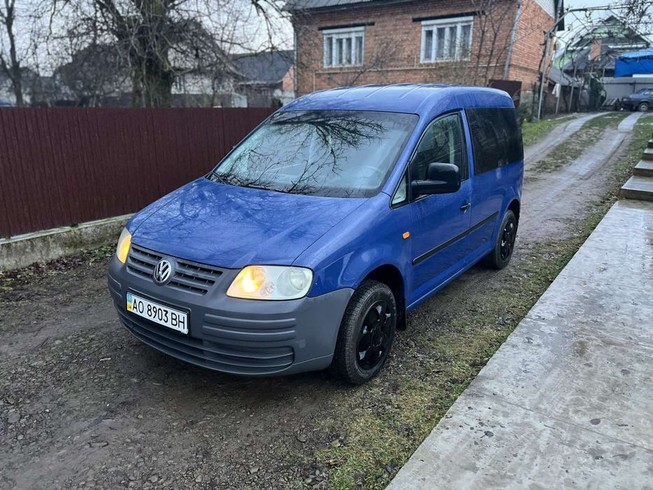 В продажі фольцваген кадік 2004року 2.0sdi механіка