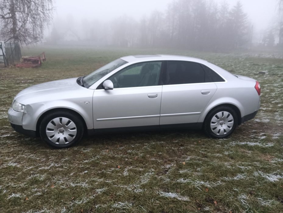 Audi a 4 b6  uszkodzone