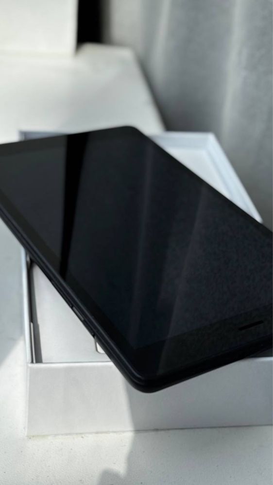 Планшет Samsung sm-t290